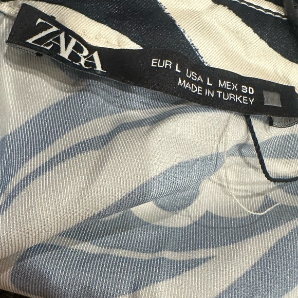 EUC Zara Women's XL Floral Black and White Women's Cardigan Jacket - Picture 2 of 3